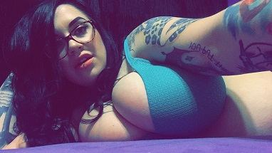 Facebook chat with PLUS-SIZE Marilyn_Mayson wants naughty gushing fun