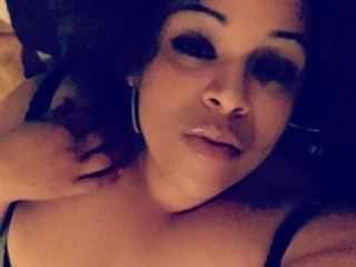 SMS chat with PLUMPER JuicyMaria expects masturbation fun